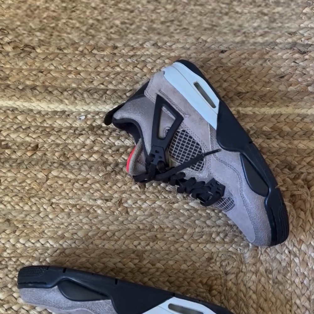 Air Jordan 4 Retro ‘Taupe Haze’